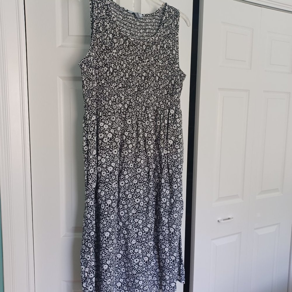 Womens XL Croft and Barrow Midi Dress with Pockets